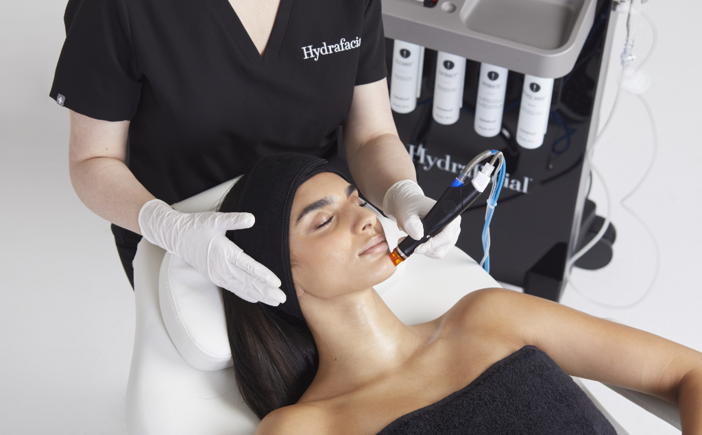 hydrafacial-treatment picture hydrafacial treatment